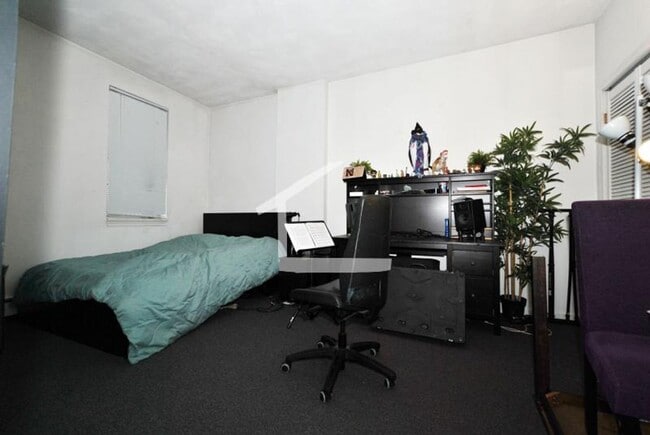 Building Photo - Central Mission Hill Location. In-Unit Was...