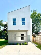 Building Photo - 7322 Laredo St