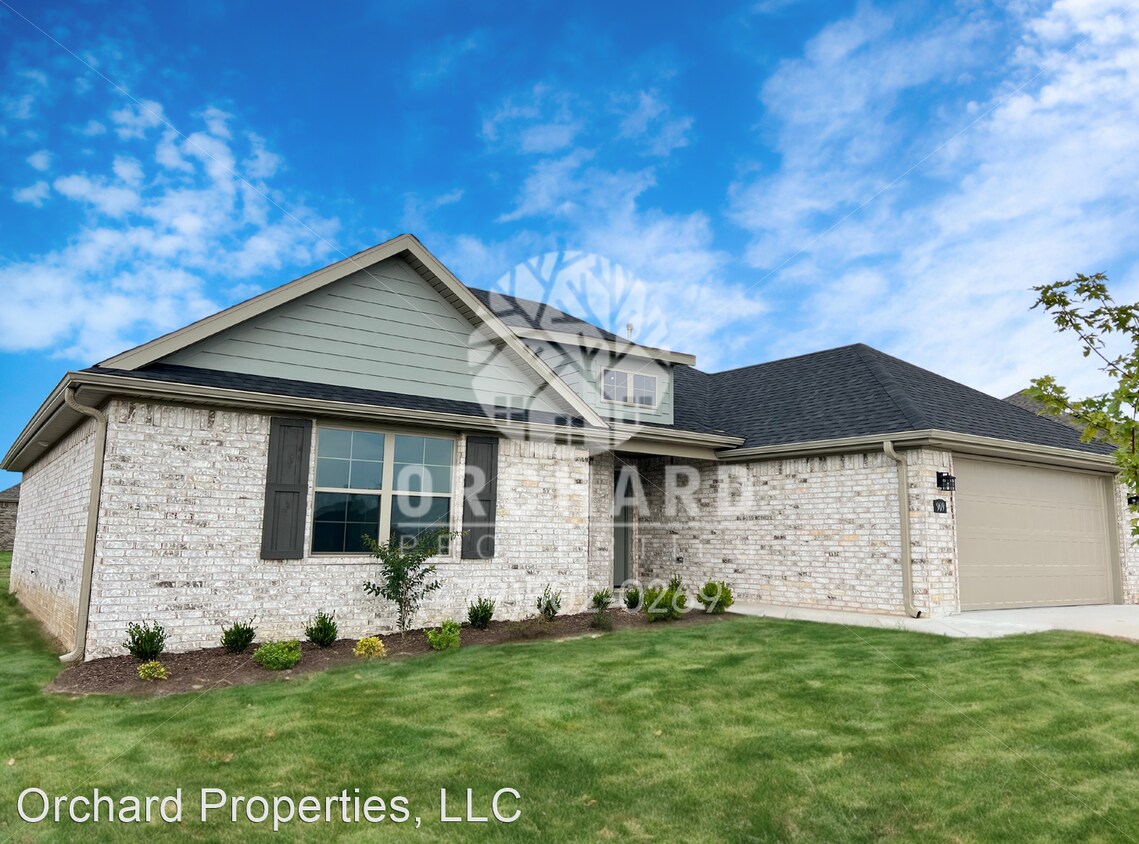 3 br, 2 bath House 969 Madden St. House Rental in Tontitown, AR