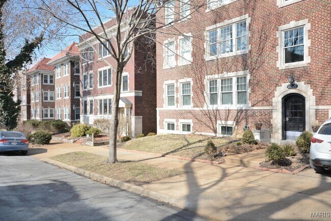 Foto del edificio - 6321 Southwood Ave