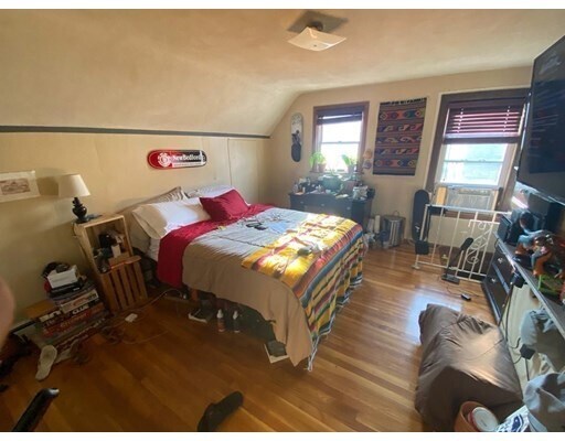Building Photo - 5 Lowden Ave