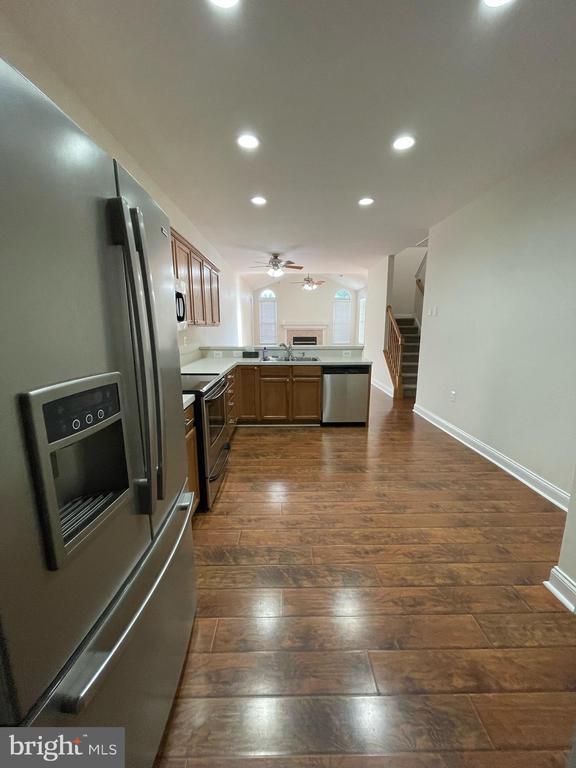 Building Photo - 6242 Autumn Leaf Dr