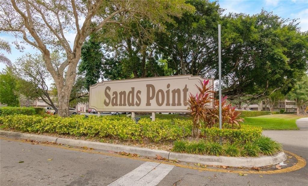 Foto principal - 8390 Sands Point Blvd