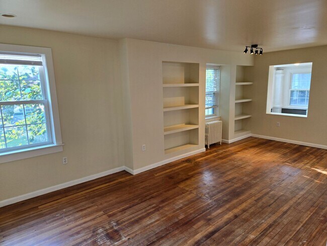 Foto del edificio - 839 E Walnut St