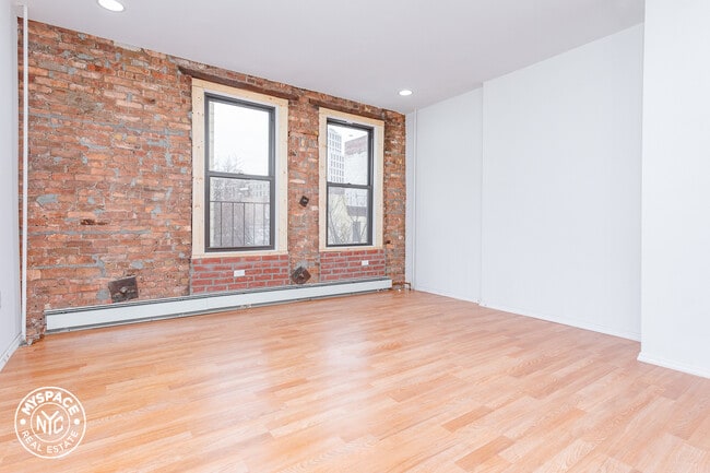 Building Photo - 487 St Johns Pl
