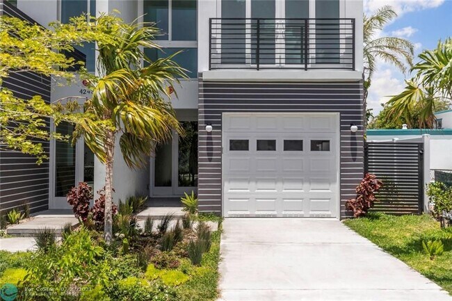 Building Photo - 4243 Bougainvilla Dr