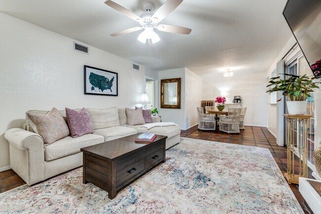 Foto del edificio - 5142 Amesbury Dr