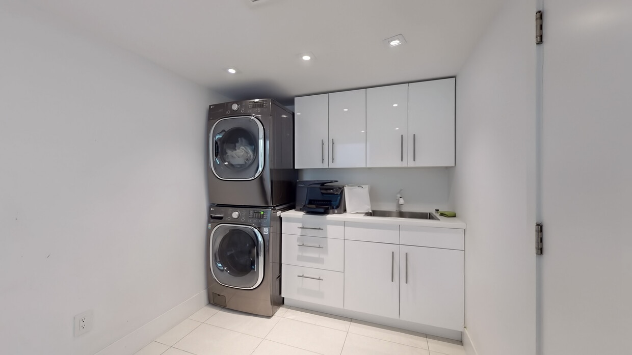 Primary Photo - 41 Berryman St