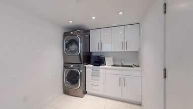 Building Photo - 41 Berryman St