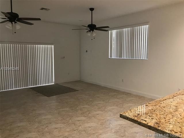 Foto del edificio - 223 SW 8th St