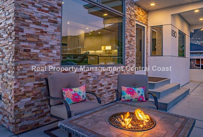 Building Photo - AVAILABLE NOW - Fully Furnished Home in Pi...