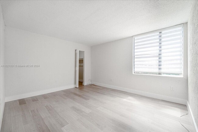 Building Photo - 10500 SW 108th Ave