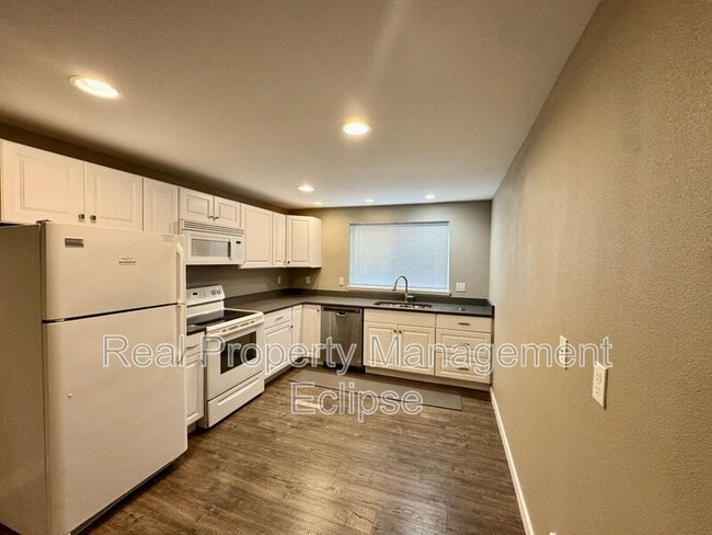 Foto del edificio - 921 130th St SW