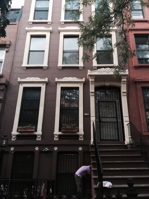 Foto principal - 599 Putnam Ave