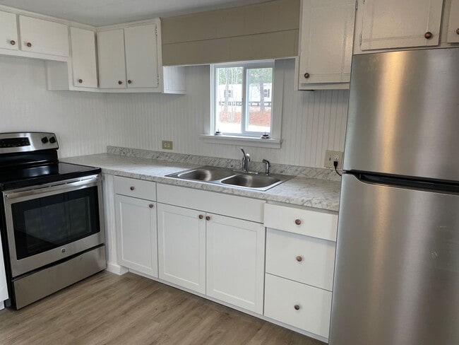 Foto del edificio - 2 BED 1 BATH LOCATED IN EAGLE SPRINGS