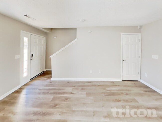 Foto del edificio - 4028 Deer Run Trce