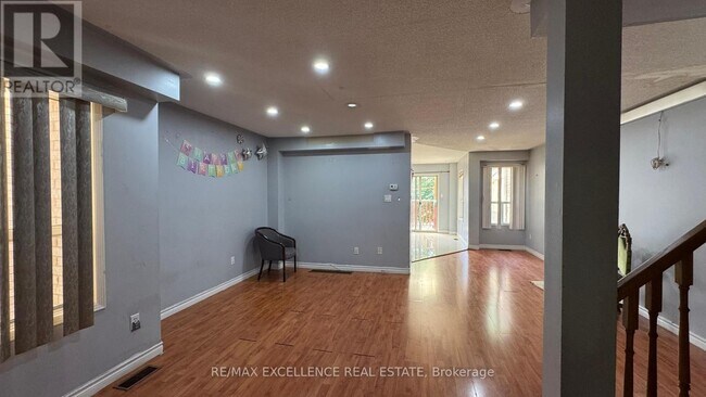 Building Photo - 59 Ravenscliffe Ct