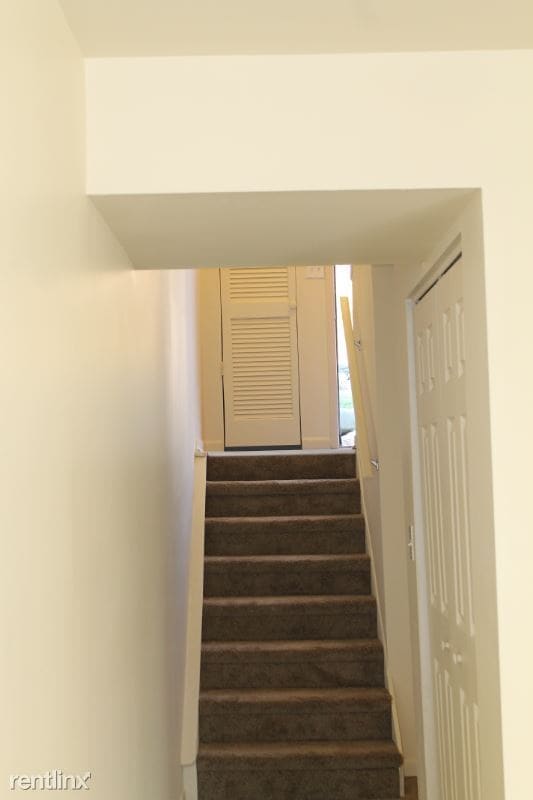 Building Photo - 2 br, 1.5 bath Townhome - 1507 Robby Ln
