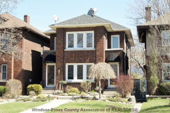 Building Photo - 1142 Victoria Av