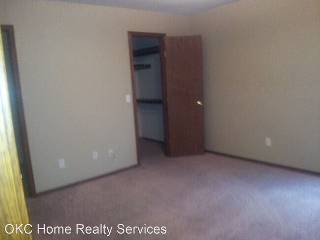 Foto del edificio - 2 br, 2 bath House - 11711 N. Francis Ave.