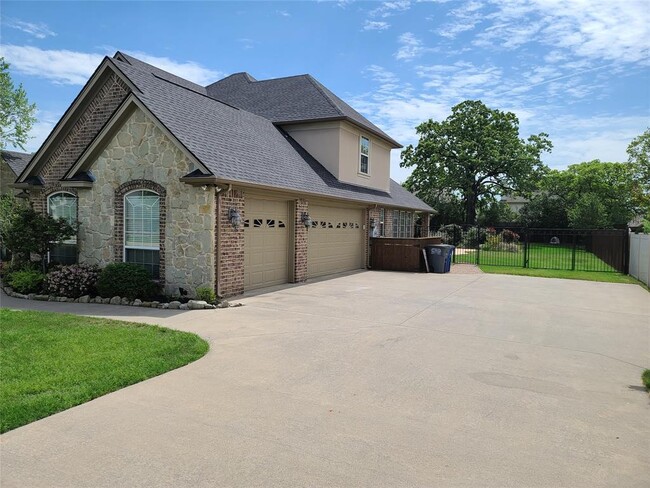 Building Photo - 109 Palomino Ct