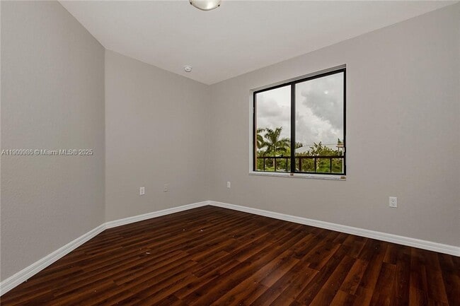 Building Photo - 6321 S Station Sq