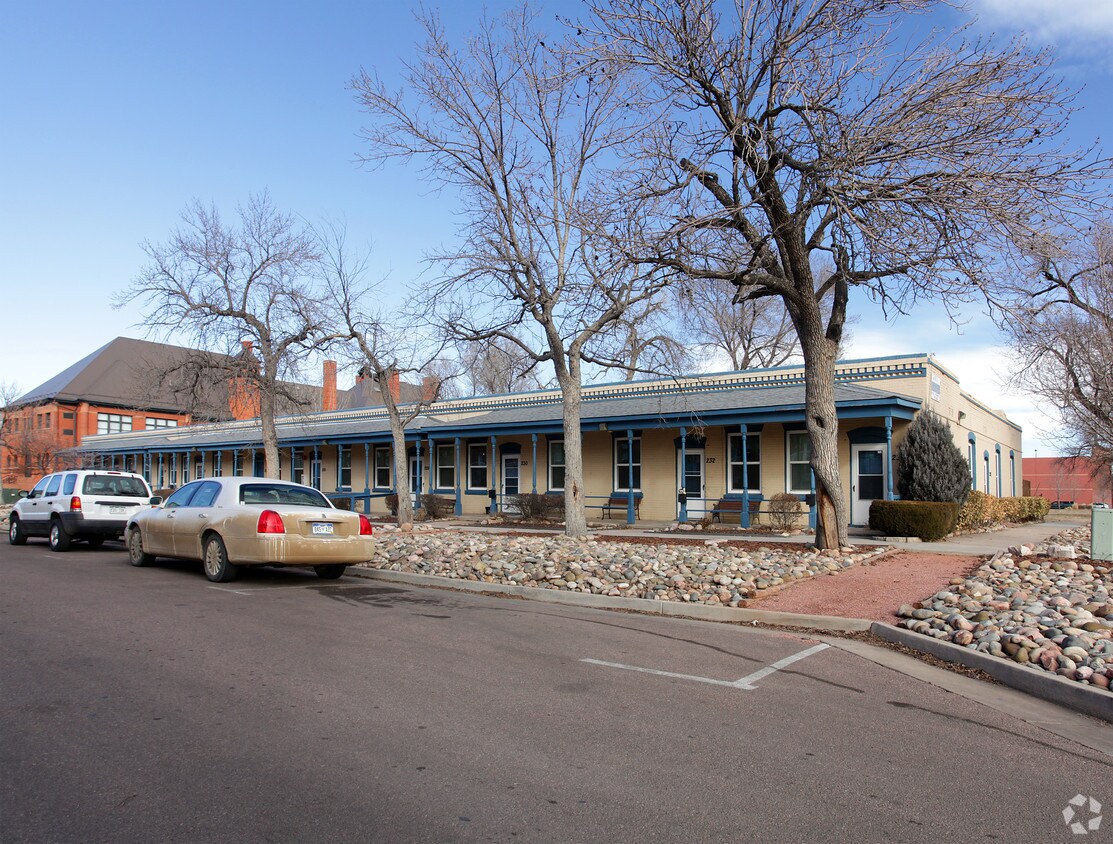 Foto del edificio - Clark Mellen Apartments