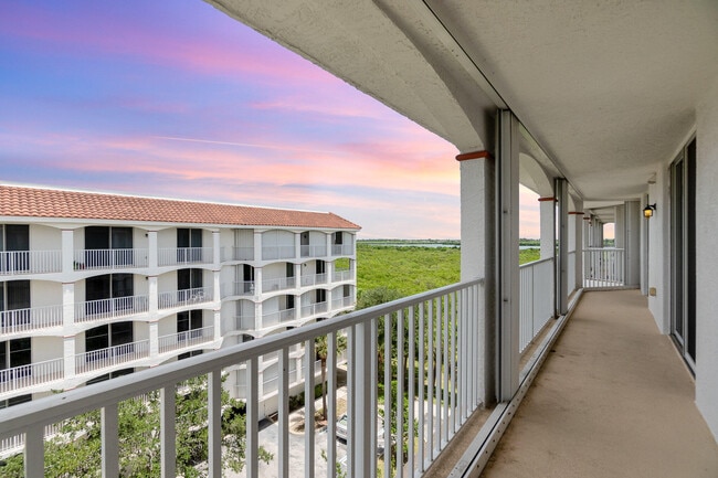 Building Photo - 801 Del Rio Way