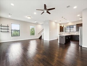 Building Photo - 3212 N MacGregor Way