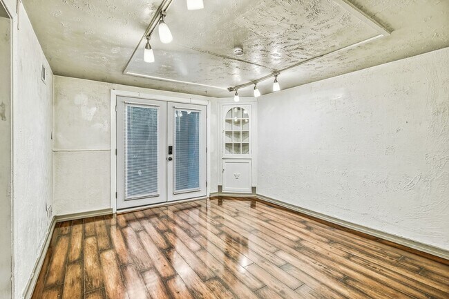 Foto del edificio - 1463 E 2700 S