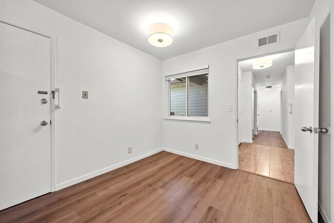 Foto del edificio - 3144 Coldwater Dr