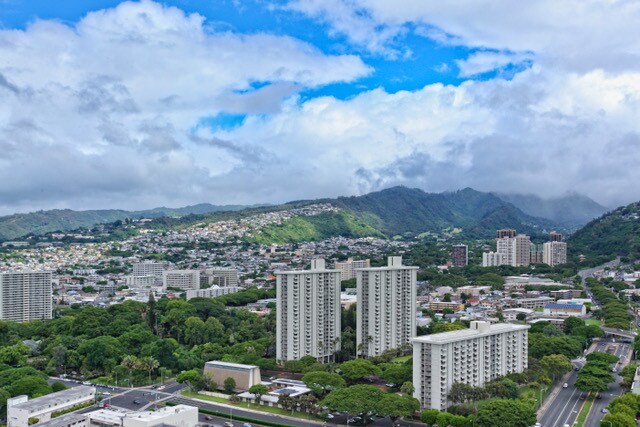 Foto del edificio - Downtown Luxury! Convenient Location!