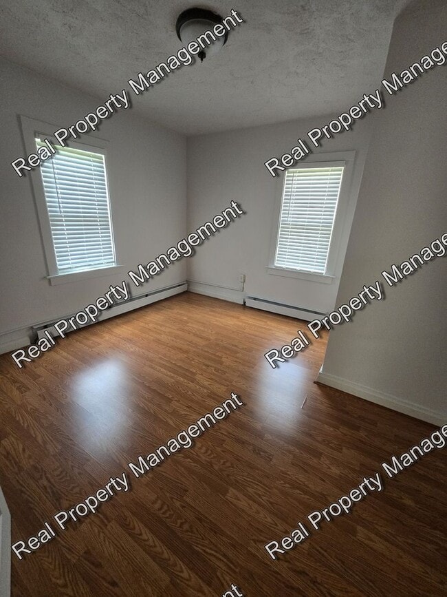 Building Photo - Two Bedroom Ranch