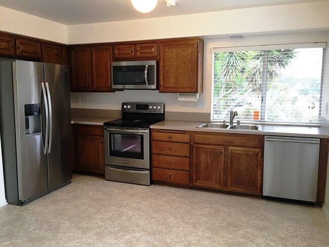 Building Photo - 10510 Hermanos Ct