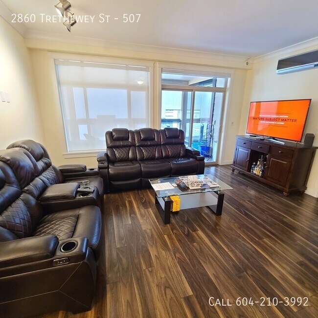 Building Photo - Modern Condo at La Galleria