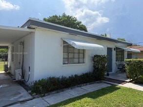 Building Photo - 1324 N 58th Ave