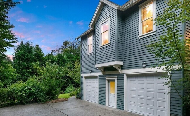 Foto del edificio - TImeless & Classic Bothell Rental Home on ...