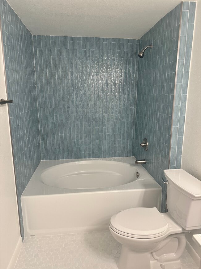 Building Photo - 6559 Emerald Dunes Dr