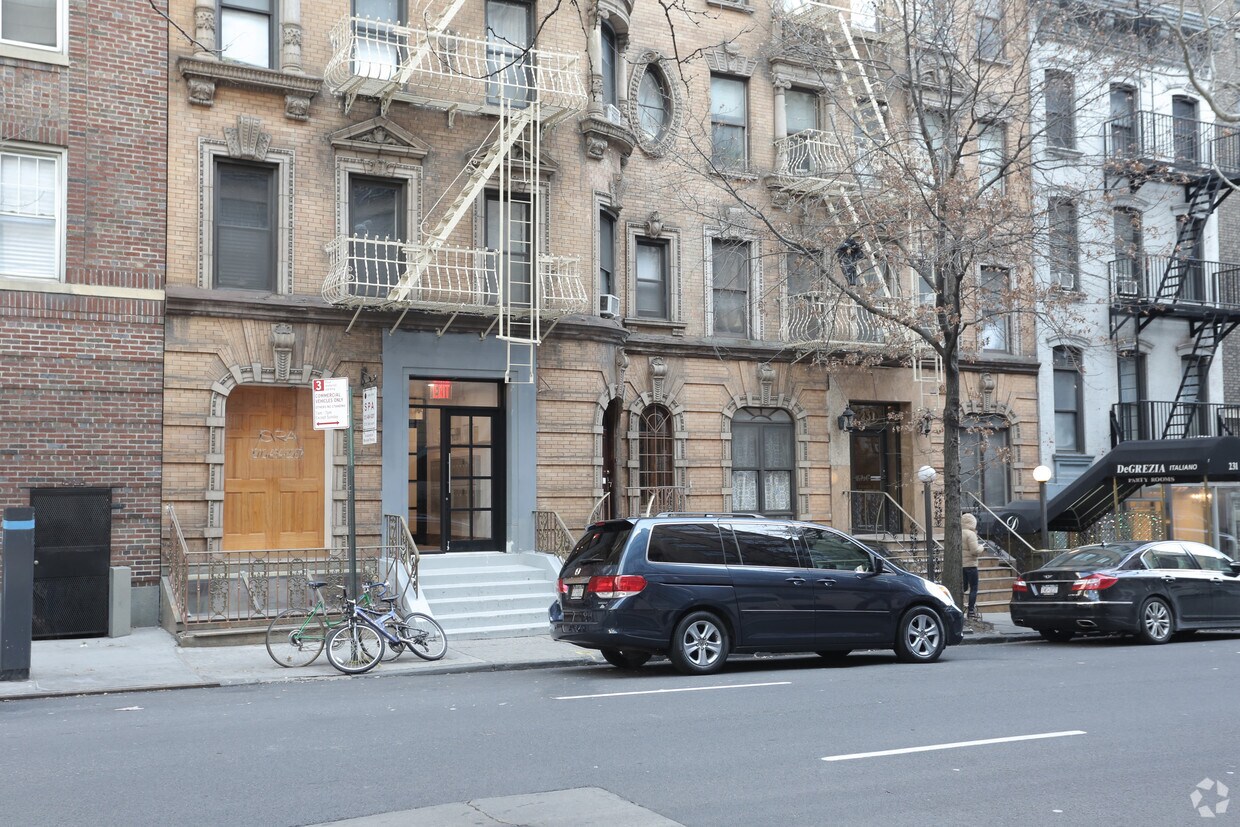 Foto del edificio - 227 E 50th St