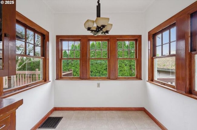 Dining Nook - 8921 SE Washington St