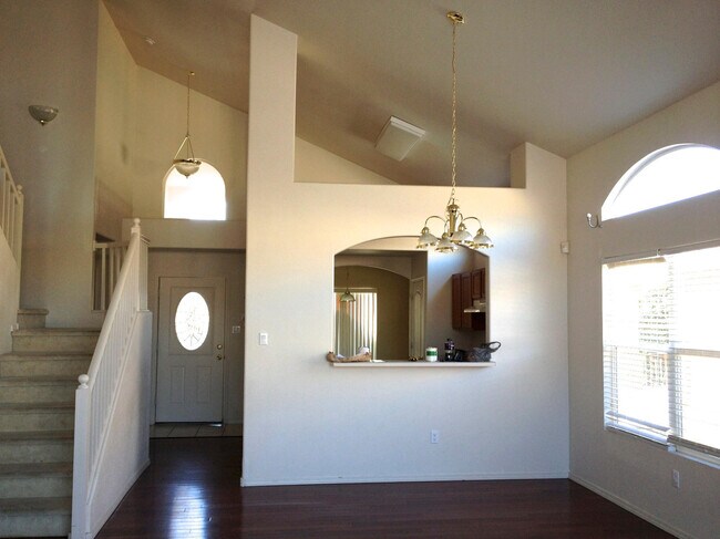 Building Photo - 7351 Sidewinder Dr NE