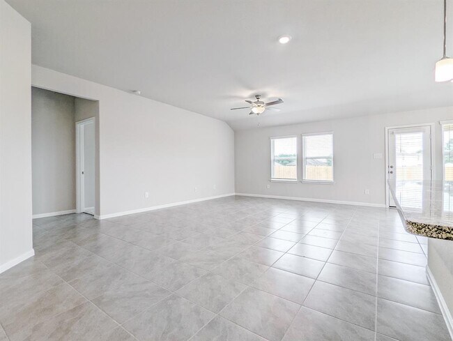 Building Photo - 2023 Stella Pne Dr