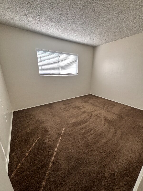 Foto del edificio - 950 S Gilbuck Dr