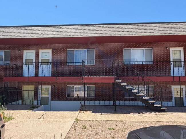 Building Photo - 706 Downey St