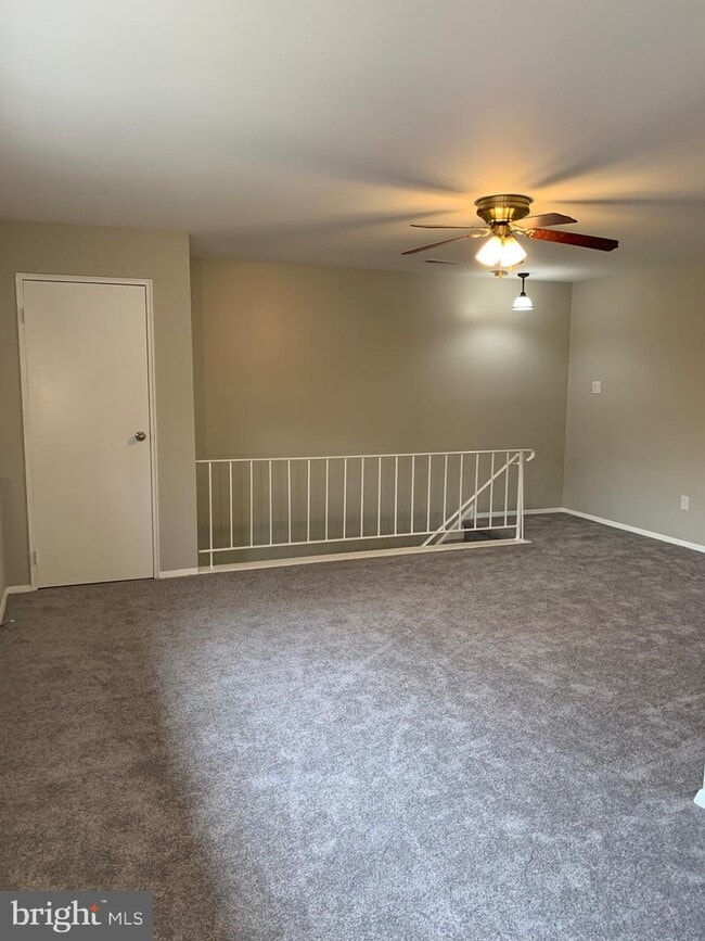 Foto del edificio - 810 N Forklanding Rd