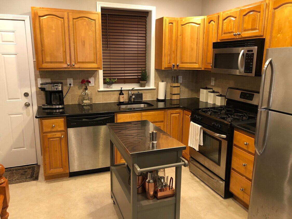 Foto principal - 524 Dudley St