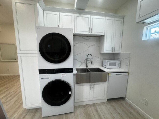 Foto del edificio - Brand new 2 bedroom ADU in gated area of Thousand Oaks
