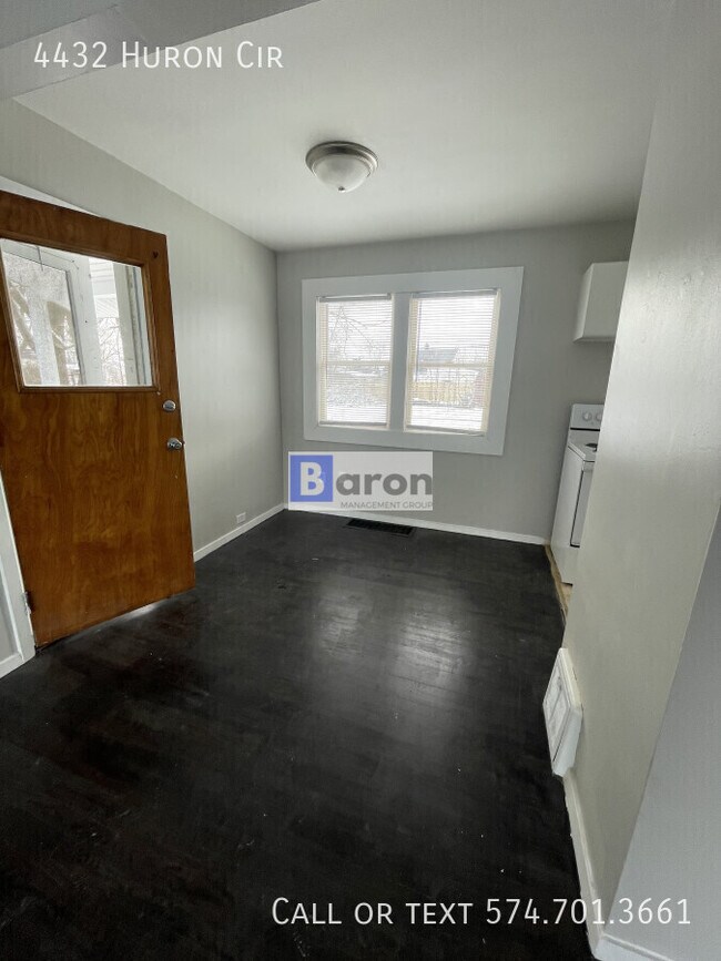 Foto del edificio - 4432 Huron Cir