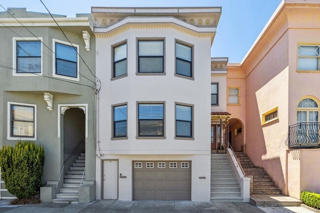 Building Photo - 647 18th Ave