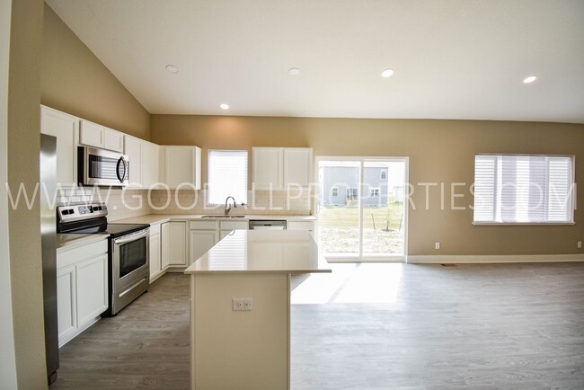 Building Photo - 4 Bedroom Ranch with a Finished Basement i...